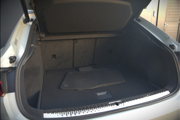 Audi Q3 Sportback 35 TFSI Pro Line S | S-Line | Stoelverwarming | Keyless | 360 Camera | Leer | Elektrische Stoelen | Adaptive Cruise Control | Dodehoekdetectie | Navigatie | Parkeersensoren | Vitrual Cockpit