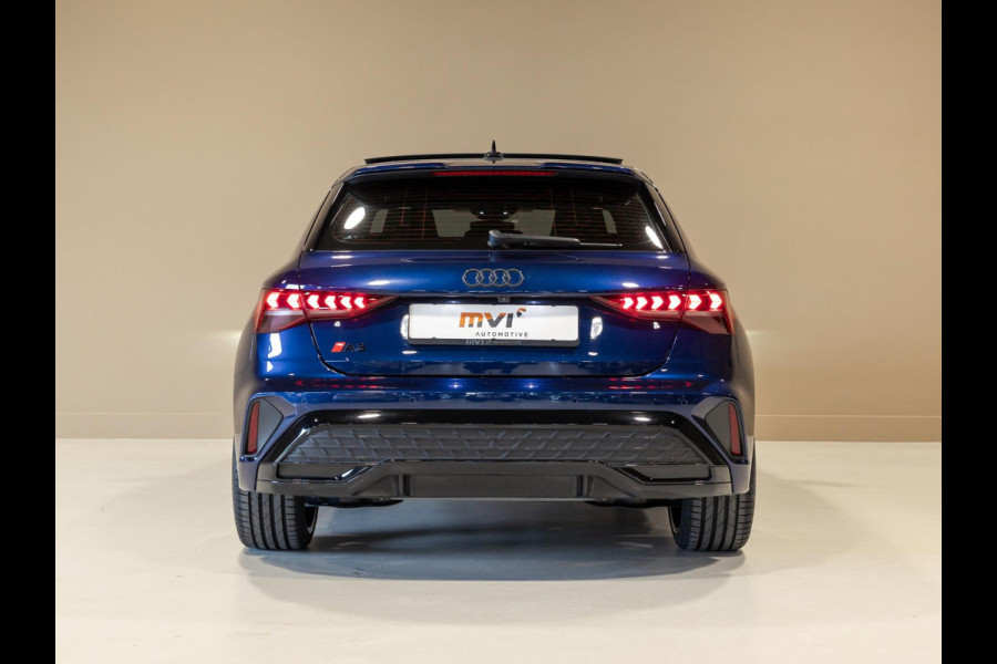 Audi A3 Sportback 35 TFSI S edition / 150pk / Panorama dak / Sonos / Achteruitrij camera /