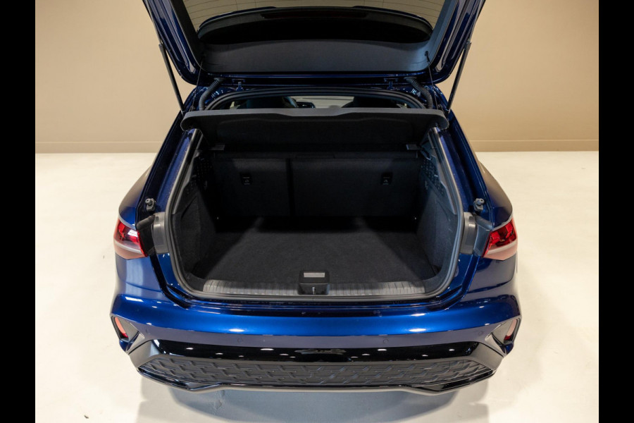 Audi A3 Sportback 35 TFSI S edition / 150pk / Panorama dak / Sonos / Achteruitrij camera /