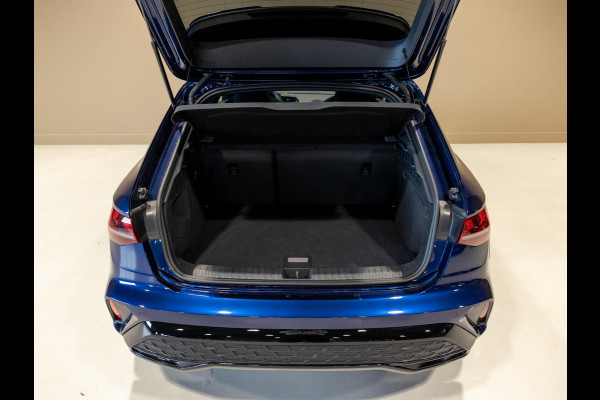 Audi A3 Sportback 35 TFSI S edition / 150pk / Panorama dak / Sonos / Achteruitrij camera /