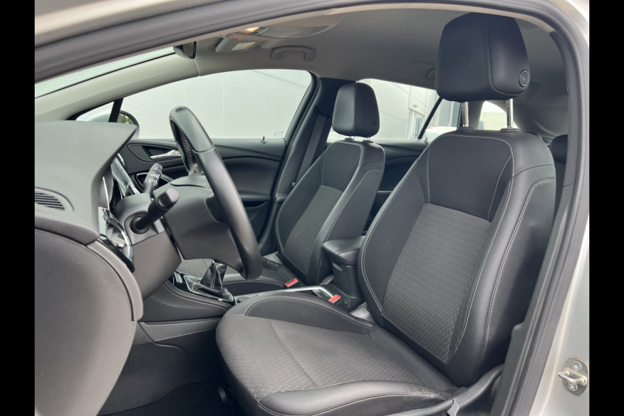 Opel Astra Sports Tourer 1.4 Innovation 150PK 1E EIGENAAR! DEALERONDERHOUDEN! NAP! TREKHA