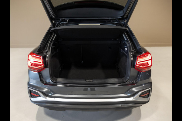 Audi Q2 35 TFSI S Edition / 150pk / Stoelverwarming / Keyless entry / Matrix LED / Adaptieve cruise control /