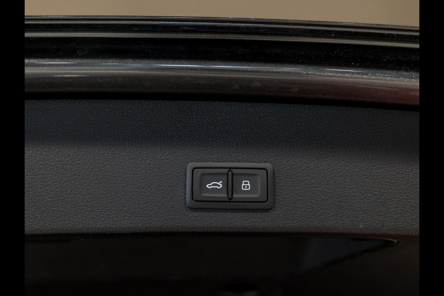 Audi Q2 35 TFSI S Edition / 150pk / Stoelverwarming / Keyless entry / Matrix LED / Adaptieve cruise control /