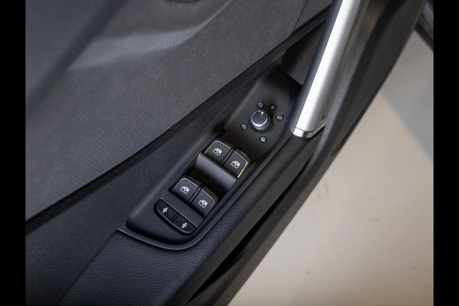 Audi Q2 35 TFSI S Edition / 150pk / Stoelverwarming / Keyless entry / Matrix LED / Adaptieve cruise control /