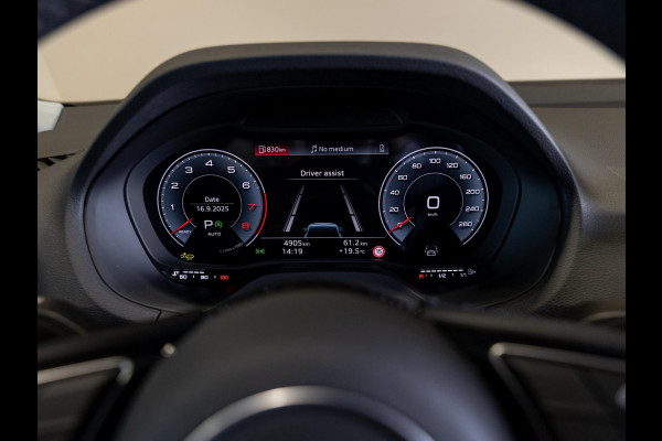 Audi Q2 35 TFSI S Edition / 150pk / Stoelverwarming / Keyless entry / Matrix LED / Adaptieve cruise control /