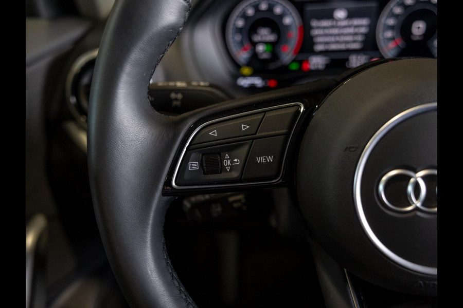 Audi Q2 35 TFSI S Edition / 150pk / Stoelverwarming / Keyless entry / Matrix LED / Adaptieve cruise control /