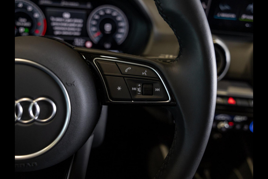 Audi Q2 35 TFSI S Edition / 150pk / Stoelverwarming / Keyless entry / Matrix LED / Adaptieve cruise control /