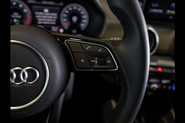 Audi Q2 35 TFSI S Edition / 150pk / Stoelverwarming / Keyless entry / Matrix LED / Adaptieve cruise control /