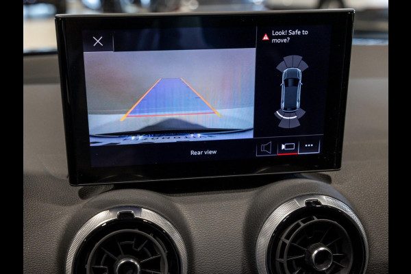 Audi Q2 35 TFSI S Edition / 150pk / Stoelverwarming / Keyless entry / Matrix LED / Adaptieve cruise control /