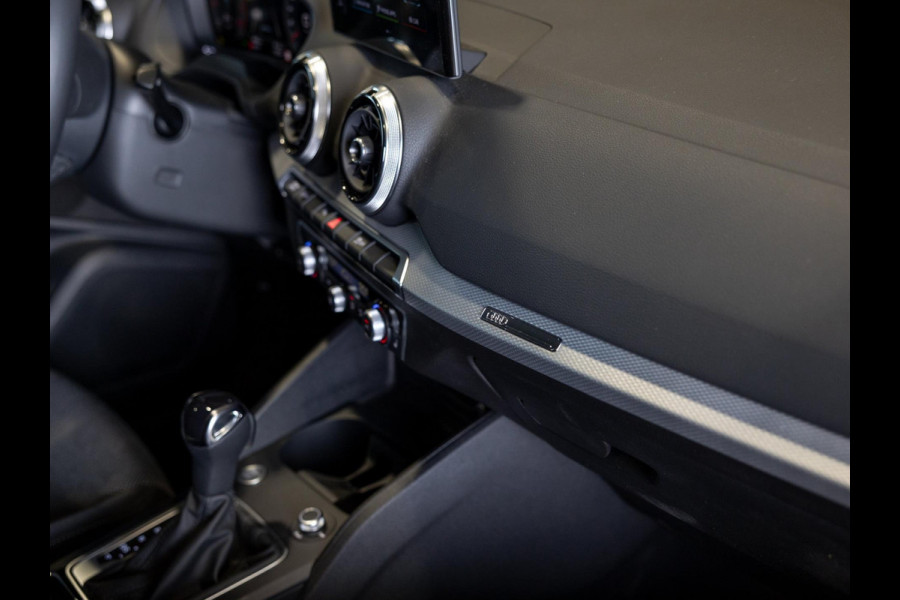 Audi Q2 35 TFSI S Edition / 150pk / Stoelverwarming / Keyless entry / Matrix LED / Adaptieve cruise control /