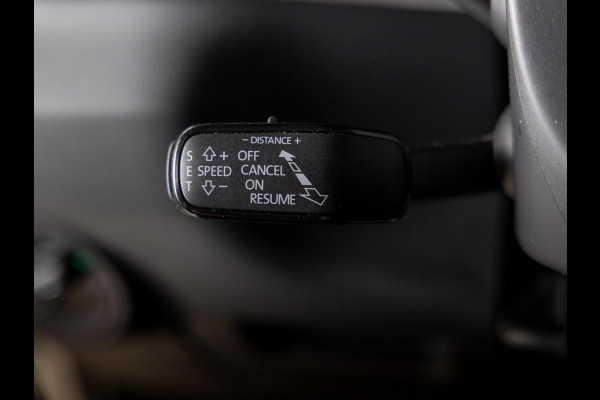 Škoda Karoq 1.5 TSI ACT Business Edition / 150pk / Achteruitrij camera / Stoelverwarming / Adaptieve cruise control /