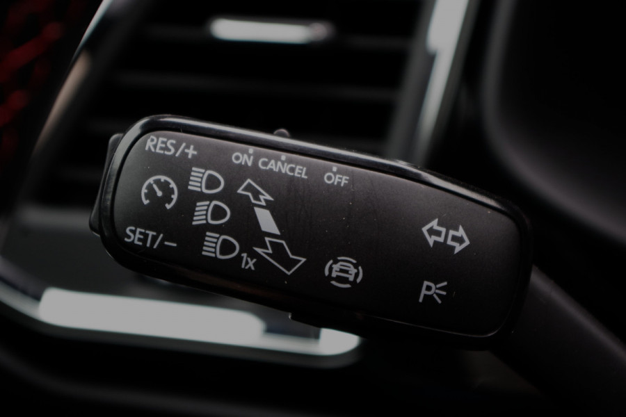 Seat Ateca 1.5 TSI 150 PK FR Business Intense, Panoramadak, BEATS Audio, Digitale Cockpit, 360 Camera, Carplay Seat Ateca 1.5 TSI 150 PK FR Business Intense, Panoramadak, BEATS Audio, Digitale Cockpit, 360 Camera, Carplay