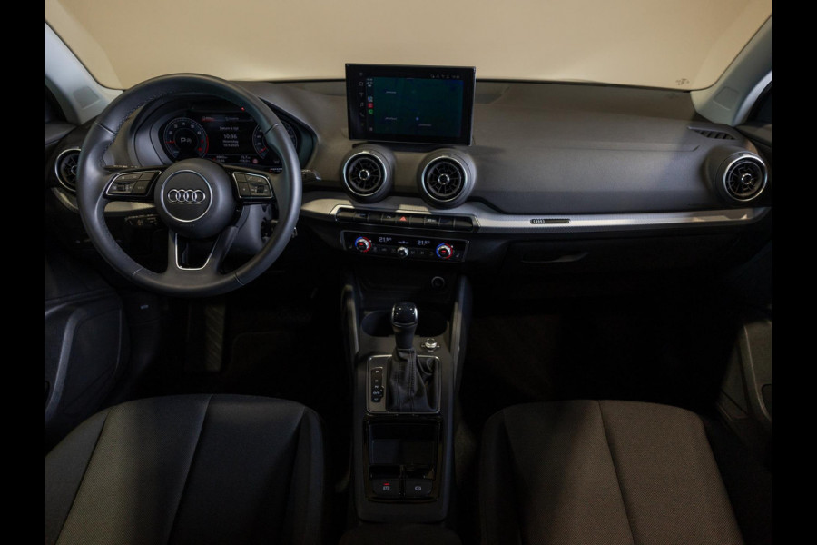 Audi Q2 35 TFSI Advanced edition / 150pk / Stoelverwarming / Apple CarPlay / Adaptieve cruise control / Audi Q2 35 TFSI Advanced edition / 150pk / Stoelverwarming / Apple CarPlay / Adaptieve cruise control /