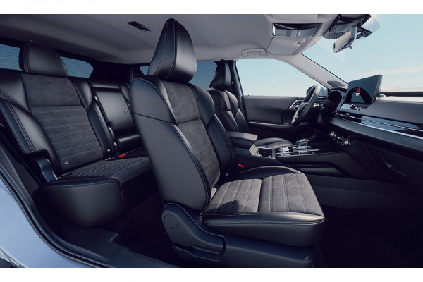 Mitsubishi Outlander 2.4 PHEV First Edition Mitsubishi Outlander 2.4 PHEV First Edition