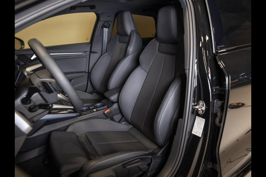 Audi A3 Sportback 35 TFSI S edition / 150pk / Panorama dak / Sonos / Achteruitrij camera / Audi A3 Sportback 35 TFSI S edition / 150pk / Panorama dak / Sonos / Achteruitrij camera /