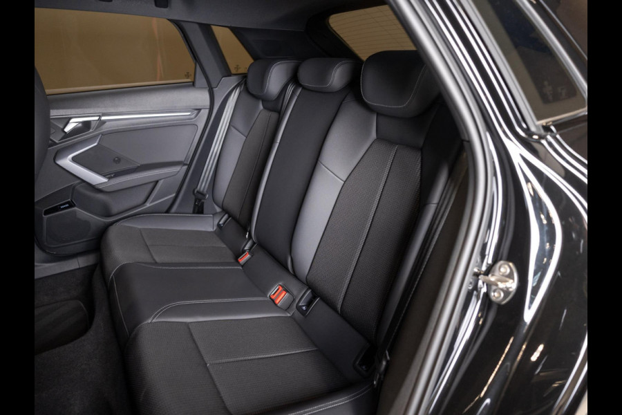 Audi A3 Sportback 35 TFSI S edition / 150pk / Panorama dak / Sonos / Achteruitrij camera / Audi A3 Sportback 35 TFSI S edition / 150pk / Panorama dak / Sonos / Achteruitrij camera /