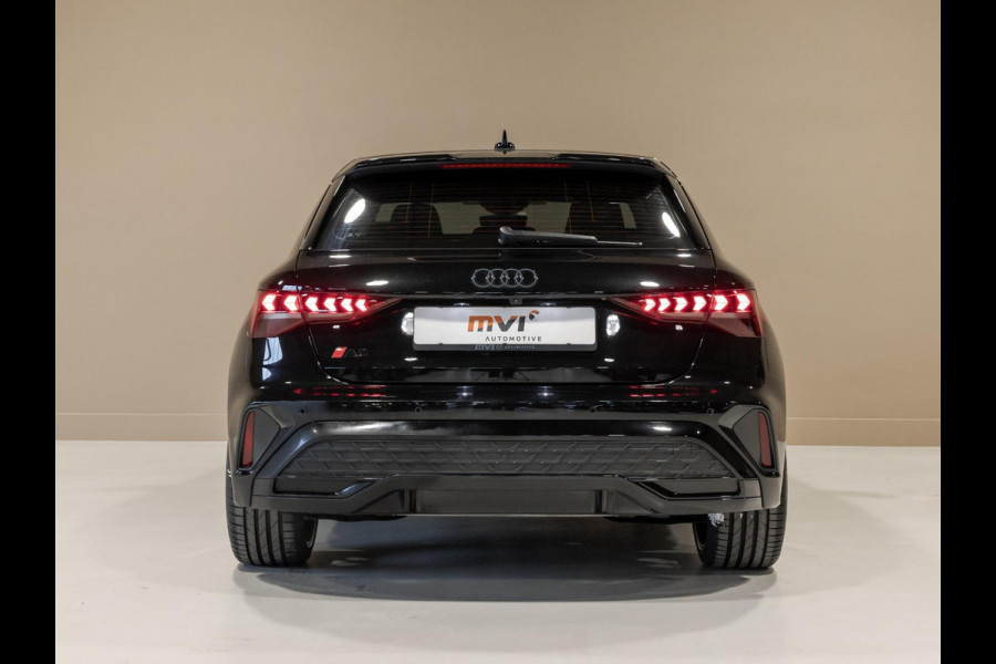 Audi A3 Sportback 35 TFSI S edition / 150pk / Panorama dak / Sonos / Achteruitrij camera / Audi A3 Sportback 35 TFSI S edition / 150pk / Panorama dak / Sonos / Achteruitrij camera /