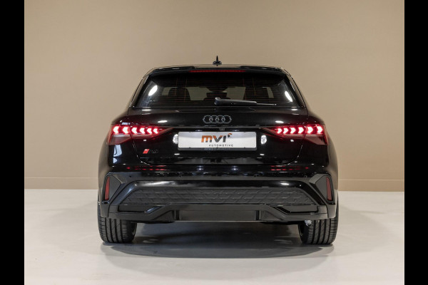 Audi A3 Sportback 35 TFSI S edition / 150pk / Panorama dak / Sonos / Achteruitrij camera / Audi A3 Sportback 35 TFSI S edition / 150pk / Panorama dak / Sonos / Achteruitrij camera /