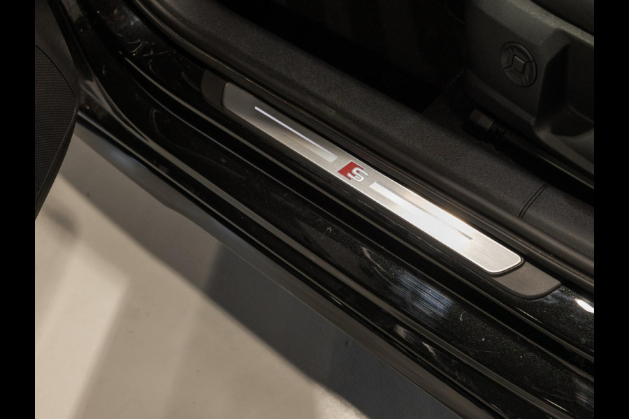Audi A3 Sportback 35 TFSI S edition / 150pk / Panorama dak / Sonos / Achteruitrij camera / Audi A3 Sportback 35 TFSI S edition / 150pk / Panorama dak / Sonos / Achteruitrij camera /