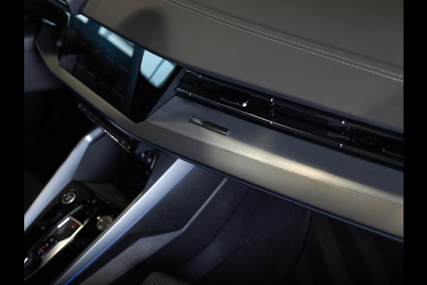 Audi A3 Sportback 35 TFSI S edition / 150pk / Panorama dak / Sonos / Achteruitrij camera / Audi A3 Sportback 35 TFSI S edition / 150pk / Panorama dak / Sonos / Achteruitrij camera /
