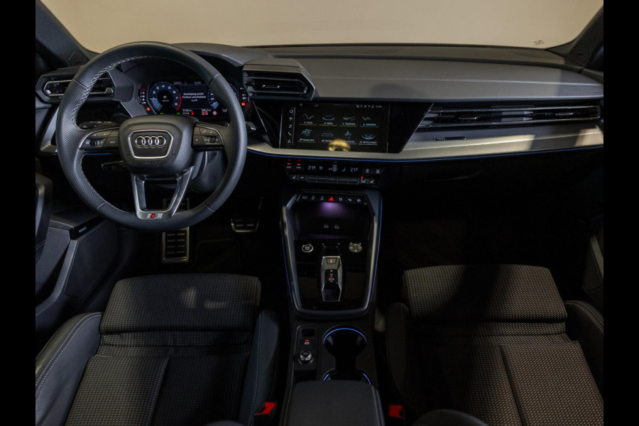 Audi A3 Sportback 35 TFSI S edition / 150pk / Panorama dak / Sonos / Achteruitrij camera / Audi A3 Sportback 35 TFSI S edition / 150pk / Panorama dak / Sonos / Achteruitrij camera /