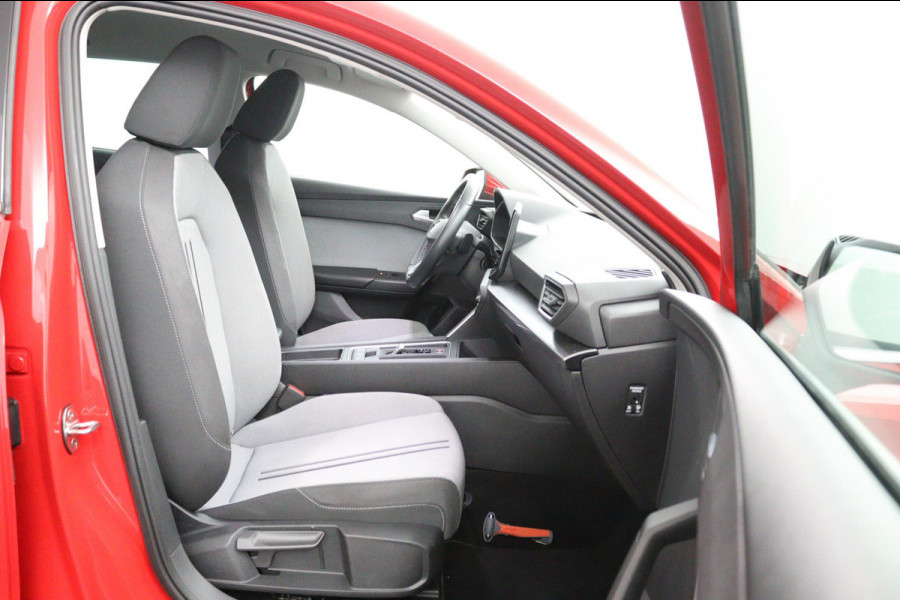 Seat Leon Sportstourer 1.5 eTSI Style Launch*AUTOM.*ACC*HAAK*ECC*CARPLAY* Seat Leon Sportstourer 1.5 eTSI Style Launch*AUTOM.*ACC*HAAK*ECC*CARPLAY*