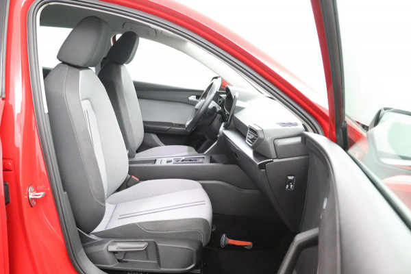 Seat Leon Sportstourer 1.5 eTSI Style Launch*AUTOM.*ACC*HAAK*ECC*CARPLAY* Seat Leon Sportstourer 1.5 eTSI Style Launch*AUTOM.*ACC*HAAK*ECC*CARPLAY*