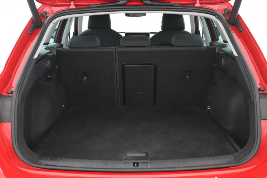 Seat Leon Sportstourer 1.5 eTSI Style Launch*AUTOM.*ACC*HAAK*ECC*CARPLAY* Seat Leon Sportstourer 1.5 eTSI Style Launch*AUTOM.*ACC*HAAK*ECC*CARPLAY*