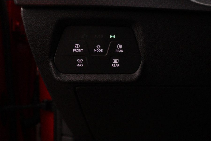 Seat Leon Sportstourer 1.5 eTSI Style Launch*AUTOM.*ACC*HAAK*ECC*CARPLAY* Seat Leon Sportstourer 1.5 eTSI Style Launch*AUTOM.*ACC*HAAK*ECC*CARPLAY*