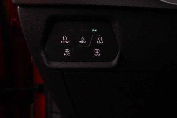 Seat Leon Sportstourer 1.5 eTSI Style Launch*AUTOM.*ACC*HAAK*ECC*CARPLAY* Seat Leon Sportstourer 1.5 eTSI Style Launch*AUTOM.*ACC*HAAK*ECC*CARPLAY*