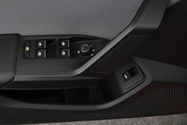 Seat Leon Sportstourer 1.5 eTSI Style Launch*AUTOM.*ACC*HAAK*ECC*CARPLAY* Seat Leon Sportstourer 1.5 eTSI Style Launch*AUTOM.*ACC*HAAK*ECC*CARPLAY*
