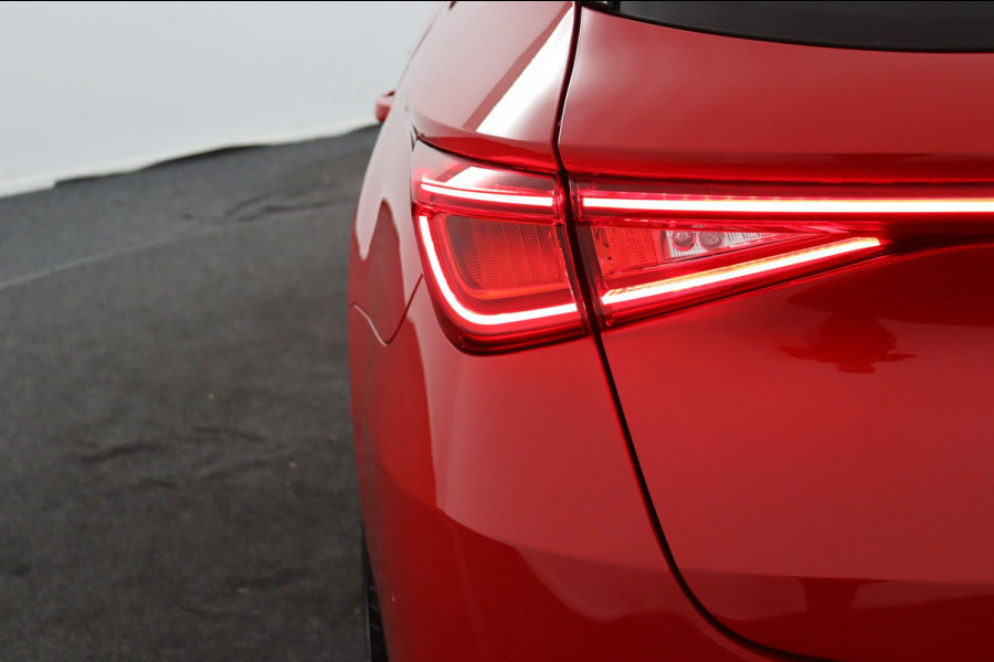 Seat Leon Sportstourer 1.5 eTSI Style Launch*AUTOM.*ACC*HAAK*ECC*CARPLAY* Seat Leon Sportstourer 1.5 eTSI Style Launch*AUTOM.*ACC*HAAK*ECC*CARPLAY*