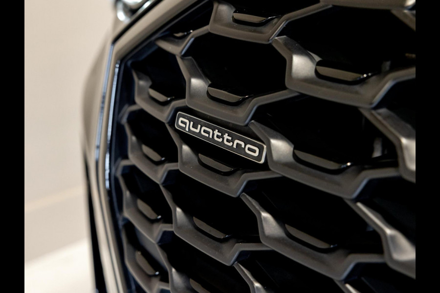 Audi Q3 Sportback 45 TFSI quattro 2x S-Line / 230pk / Panorama dak / Keyless / B&O / Stoelverwarming / Audi Q3 Sportback 45 TFSI quattro 2x S-Line / 230pk / Panorama dak / Keyless / B&O / Stoelverwarming /