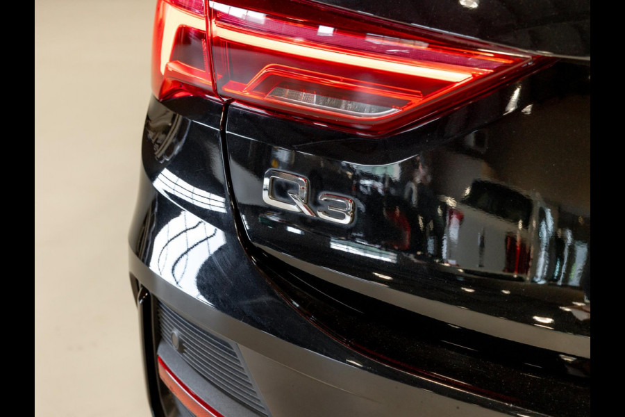 Audi Q3 Sportback 45 TFSI quattro 2x S-Line / 230pk / Panorama dak / Keyless / B&O / Stoelverwarming / Audi Q3 Sportback 45 TFSI quattro 2x S-Line / 230pk / Panorama dak / Keyless / B&O / Stoelverwarming /