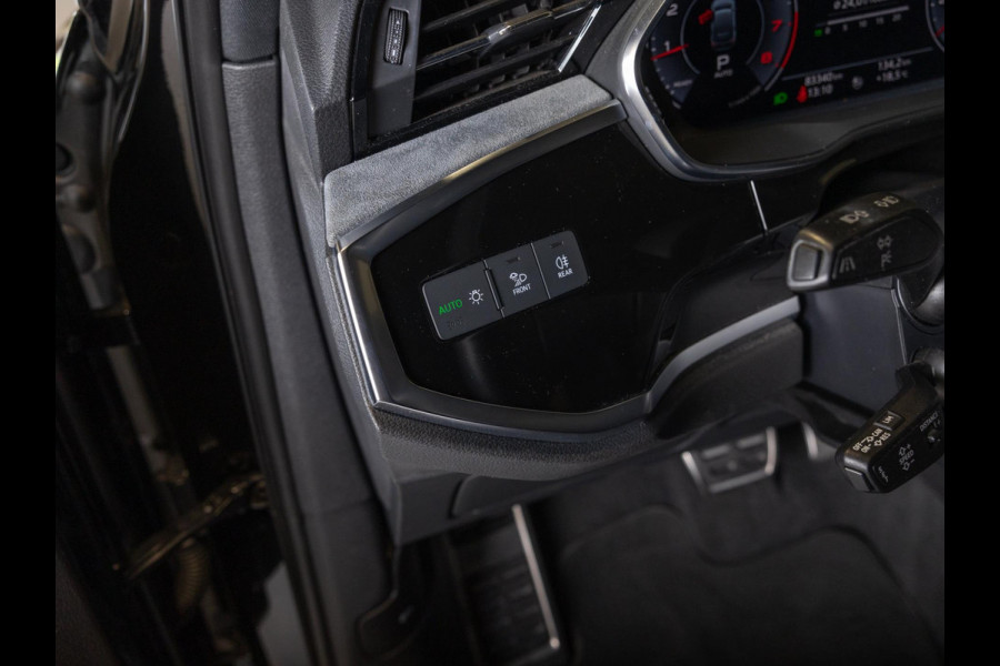 Audi Q3 Sportback 45 TFSI quattro 2x S-Line / 230pk / Panorama dak / Keyless / B&O / Stoelverwarming / Audi Q3 Sportback 45 TFSI quattro 2x S-Line / 230pk / Panorama dak / Keyless / B&O / Stoelverwarming /