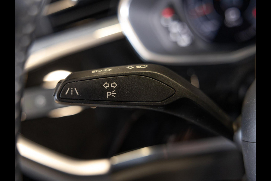 Audi Q3 Sportback 45 TFSI quattro 2x S-Line / 230pk / Panorama dak / Keyless / B&O / Stoelverwarming / Audi Q3 Sportback 45 TFSI quattro 2x S-Line / 230pk / Panorama dak / Keyless / B&O / Stoelverwarming /