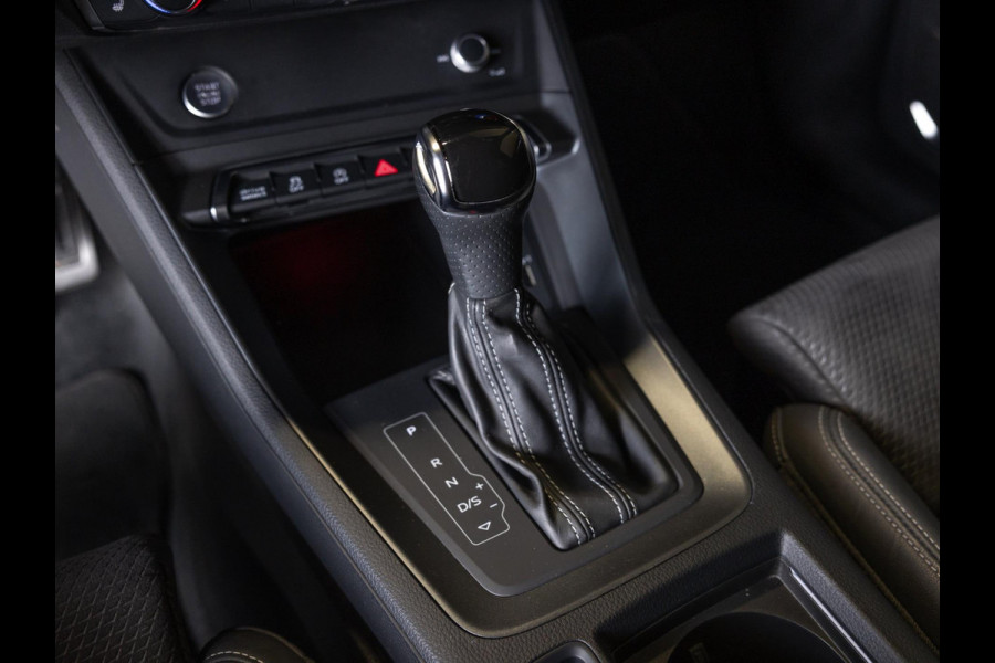 Audi Q3 Sportback 45 TFSI quattro 2x S-Line / 230pk / Panorama dak / Keyless / B&O / Stoelverwarming / Audi Q3 Sportback 45 TFSI quattro 2x S-Line / 230pk / Panorama dak / Keyless / B&O / Stoelverwarming /