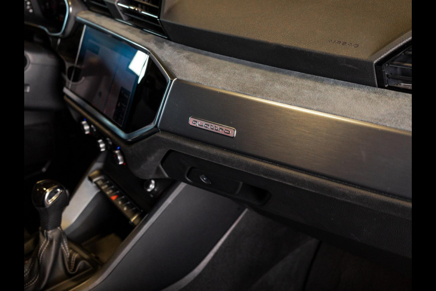 Audi Q3 Sportback 45 TFSI quattro 2x S-Line / 230pk / Panorama dak / Keyless / B&O / Stoelverwarming / Audi Q3 Sportback 45 TFSI quattro 2x S-Line / 230pk / Panorama dak / Keyless / B&O / Stoelverwarming /