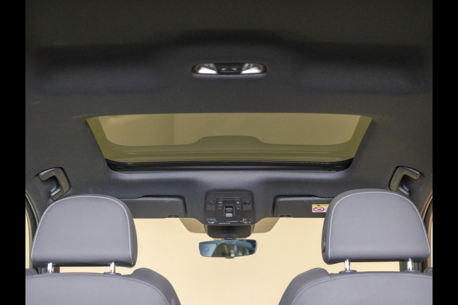 Audi Q3 Sportback 45 TFSI quattro 2x S-Line / 230pk / Panorama dak / Keyless / B&O / Stoelverwarming / Audi Q3 Sportback 45 TFSI quattro 2x S-Line / 230pk / Panorama dak / Keyless / B&O / Stoelverwarming /