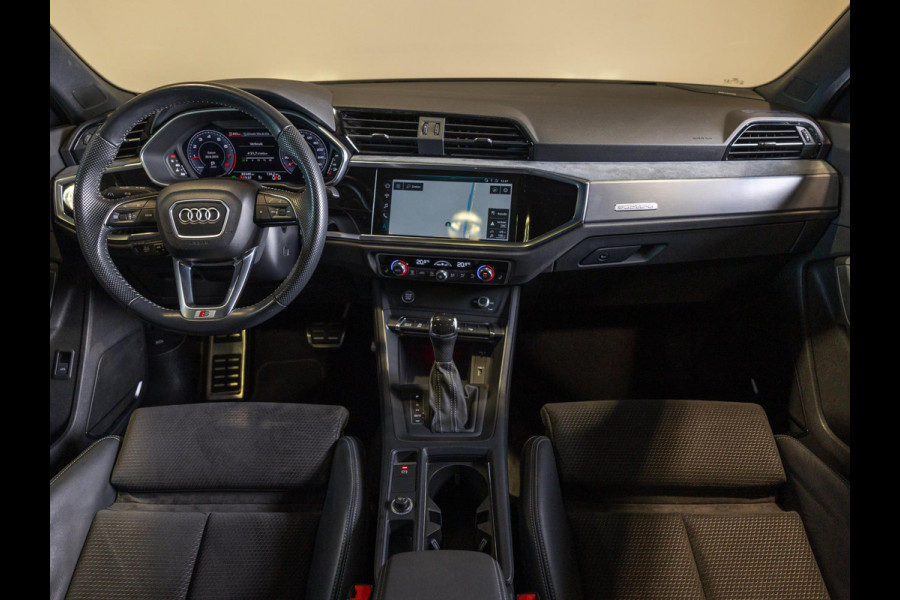Audi Q3 Sportback 45 TFSI quattro 2x S-Line / 230pk / Panorama dak / Keyless / B&O / Stoelverwarming / Audi Q3 Sportback 45 TFSI quattro 2x S-Line / 230pk / Panorama dak / Keyless / B&O / Stoelverwarming /
