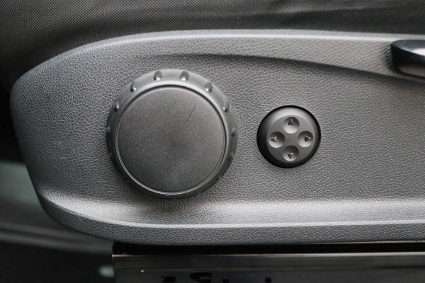 Mercedes-Benz Sprinter 316 CDI L2H2 Automaat DC 6-Zits, Airco, Cruise, Camera, Apple Carplay, Sidebars, Trekhaak 3500KG