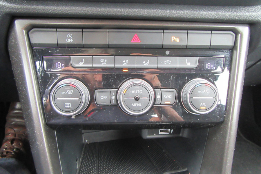 Volkswagen T-Roc 1.0 TSI Style Business, Navigatie, Trekhaak
