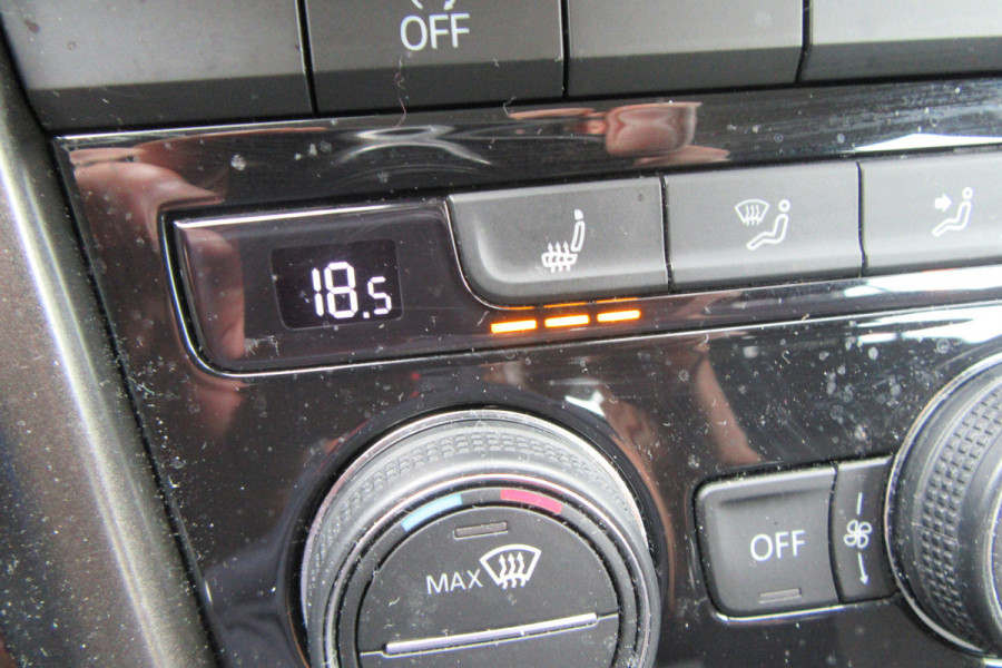 Volkswagen T-Roc 1.0 TSI Style Business, Navigatie, Trekhaak