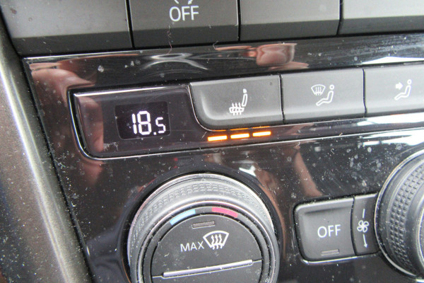 Volkswagen T-Roc 1.0 TSI Style Business, Navigatie, Trekhaak
