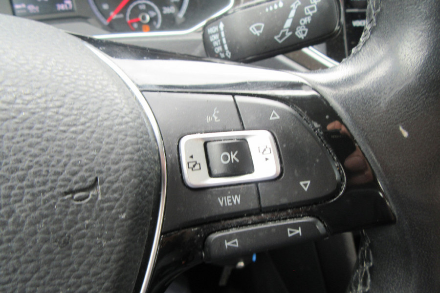 Volkswagen T-Roc 1.0 TSI Style Business, Navigatie, Trekhaak