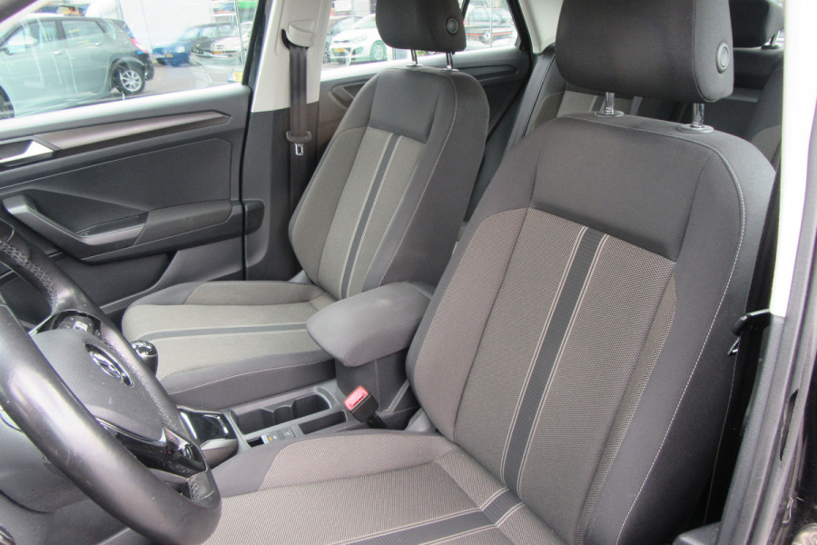 Volkswagen T-Roc 1.0 TSI Style Business, Navigatie, Trekhaak