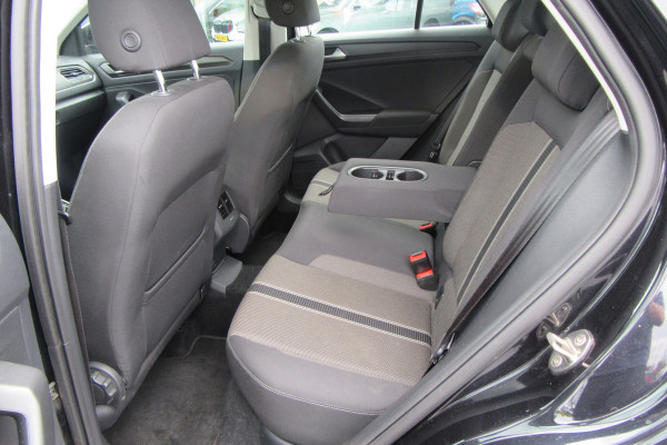 Volkswagen T-Roc 1.0 TSI Style Business, Navigatie, Trekhaak