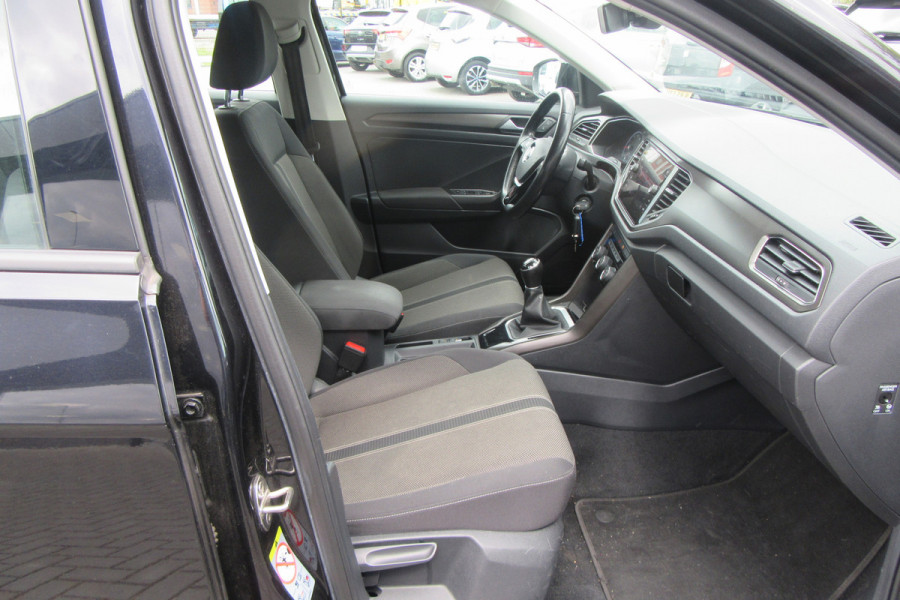 Volkswagen T-Roc 1.0 TSI Style Business, Navigatie, Trekhaak