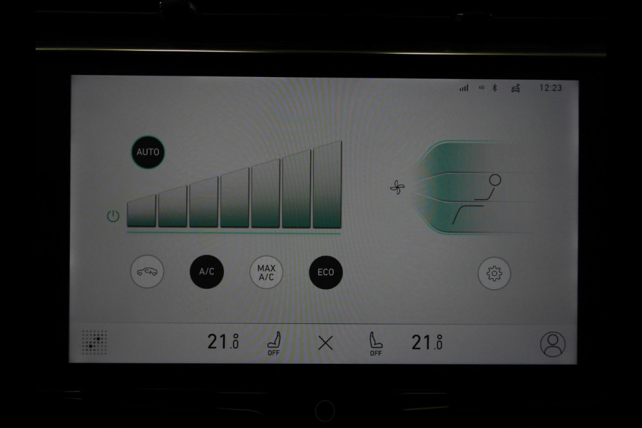 Lynk & Co 01 1.5 PHEV Plug-In NAVI/360CAM/SCHUIFDAK/LED/20"LMV! Lynk & Co 01 1.5 PHEV Plug-In NAVI/360CAM/SCHUIFDAK/LED/20"LMV!
