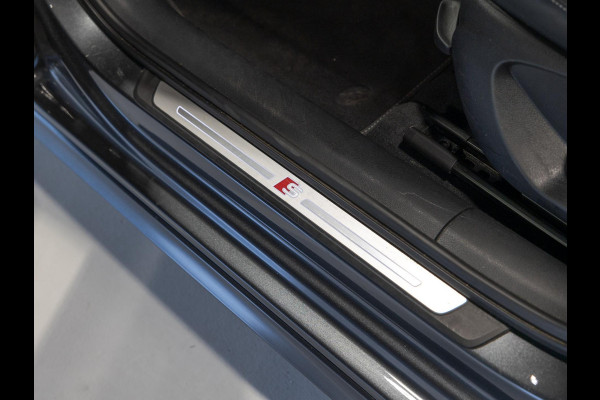 Audi A3 Sportback 35 TFSI CoD 2x S-Line / 150pk / Automatische klimaatregeling / Stoelverwarming / Afgevlakt stuurwiel /